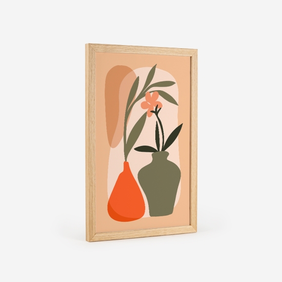 Poster minimalista de dois vasos. Um de cor laranja, com um pescoço fino, e outro verde-oliva, com um corpo mais amplo. Ambos com representações simplificadas de plantas. 4
